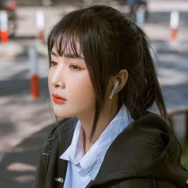 Là hot streamer, hot girl TikTok nổi tiếng, Quỳnh Alee được nhiều người biết đến, thậm chí cô nàng còn nhanh chóng vượt mốc hơn 1 triệu người theo dõi chỉ trong thời gian ngắn.