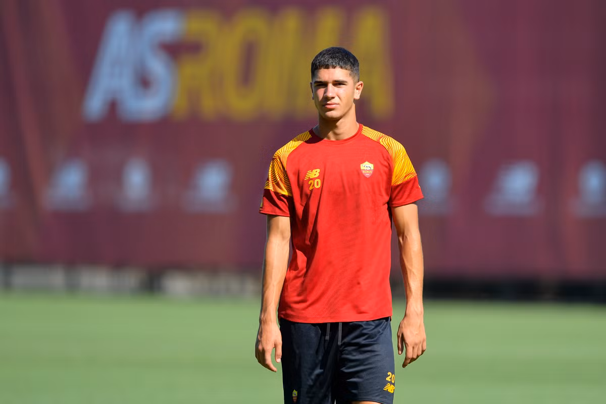Fox Sports tin rằng những chỉ dạy của Mourinho và Totti "tạo ra ảnh hưởng đến những quyết định của Volpato".