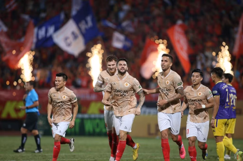 Tong hop vong 3 V-League 2023/2024: Ha Noi FC doi so