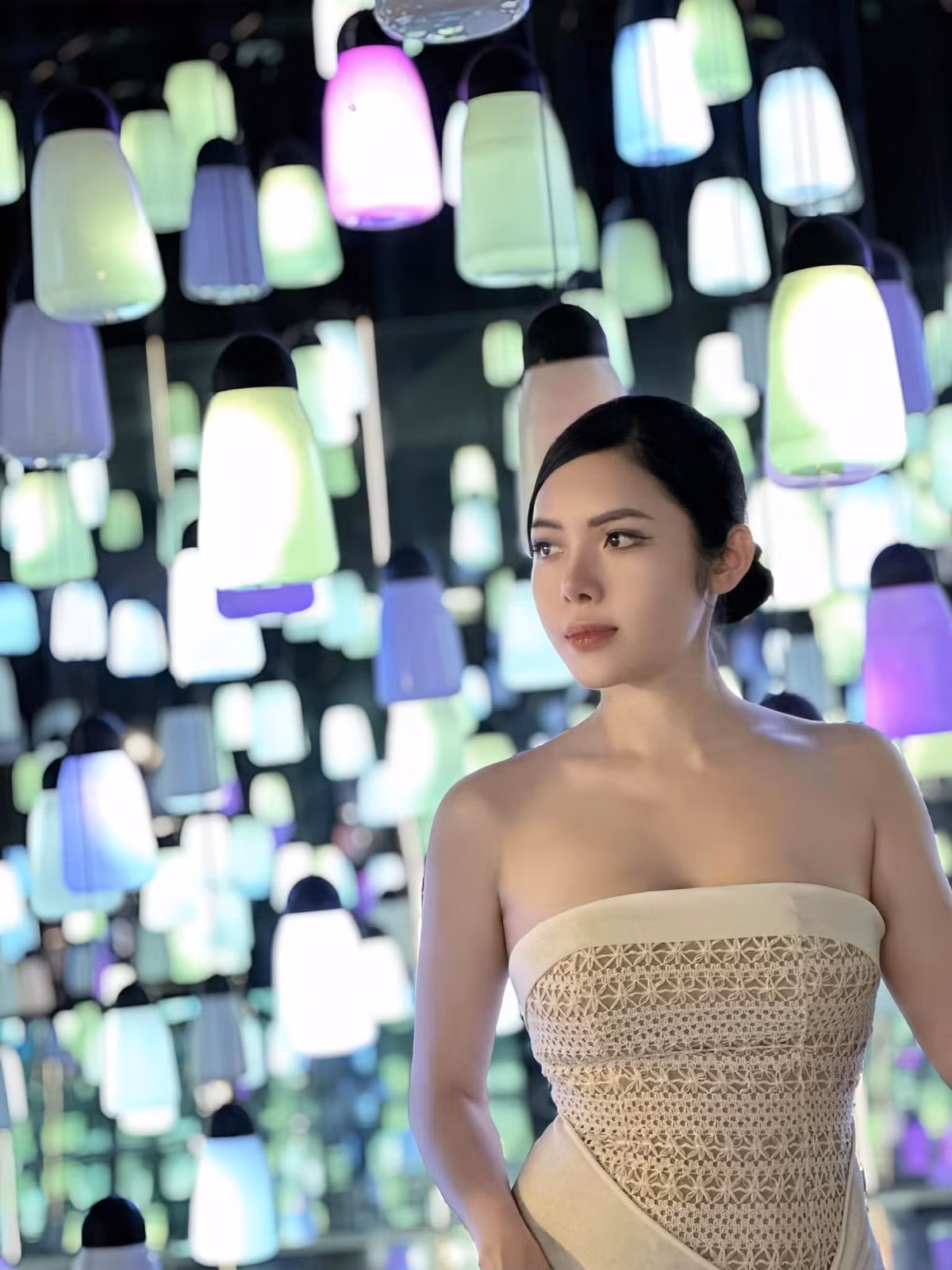 Tuy bánh chứng, thịt kho,... ngày Tết chứa nhiều calo, song quế Chi không gặp áp lực tăng cân, bởi cô duy trì chế độ ăn chay trường khoảng 6 năm nay.