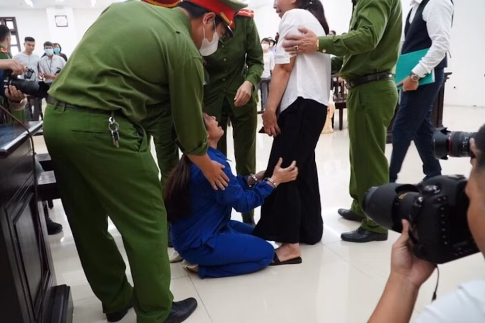 Noi dau nguoi o lai vu me va cha duong hanh ha con den chet-Hinh-4