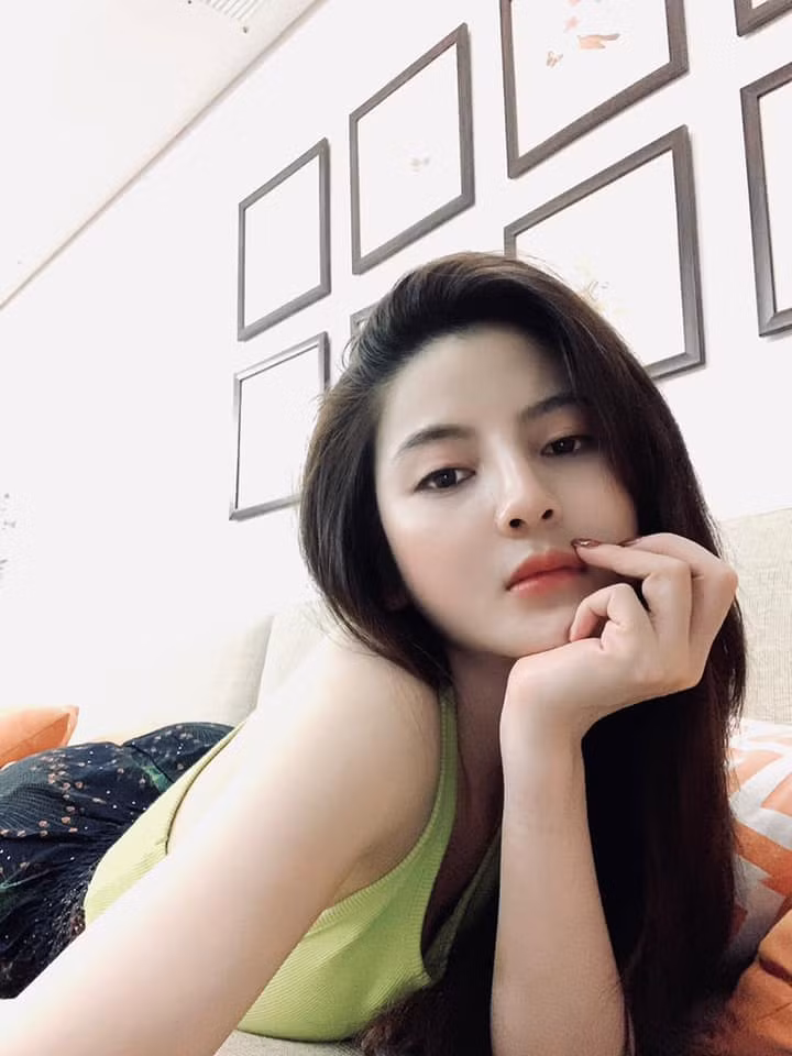 Trong những khoảnh khắc khoe body đẹp chuẩn, Thanh Huyền khiến nhiều người phải trầm trồ vì khoản dáng dấp.