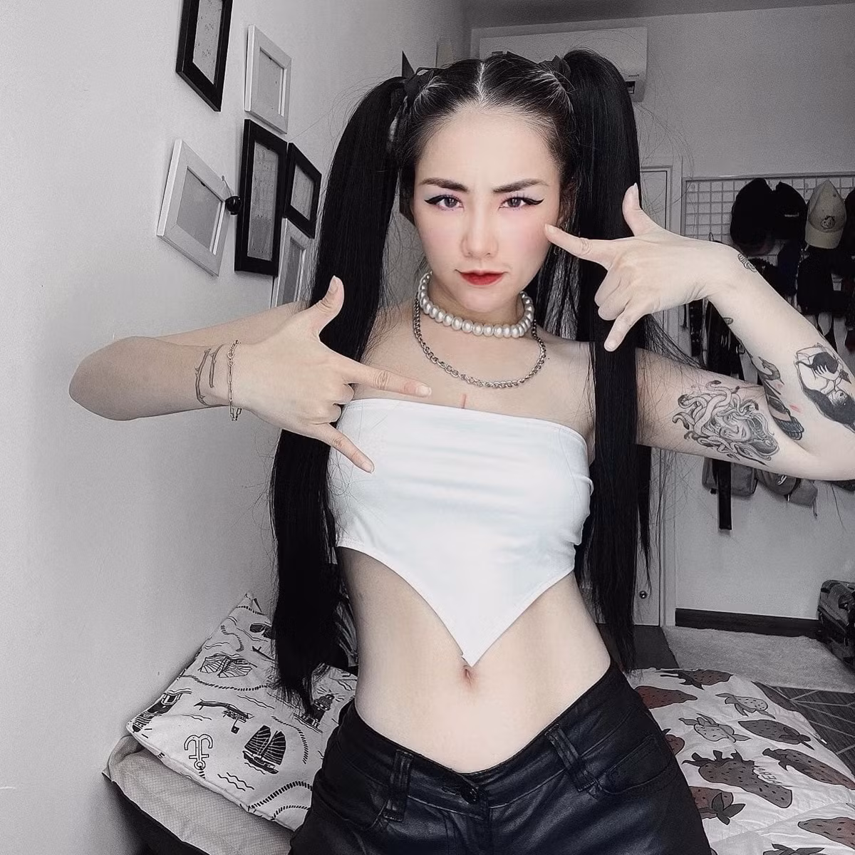 Chuyện dũng cảm khoe ảnh cam thường của Du Uyên cũng đáng nhận được một tràng pháo tay bởi với nhiều cô gái, họ giấu nhẹm những bức ảnh không filter của mình.