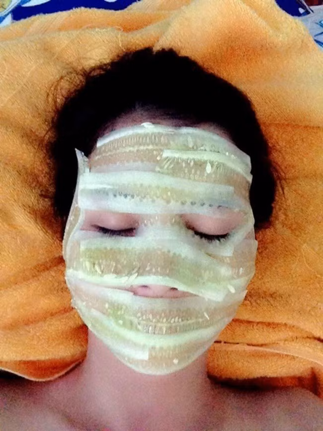 Mới đây anh chồng có tên N.T.Đ đã chia sẻ câu chuyện "dở khóc, dở cười" về việc vợ đắp mặt nạ trên một diễn đàn có đông thành viên.