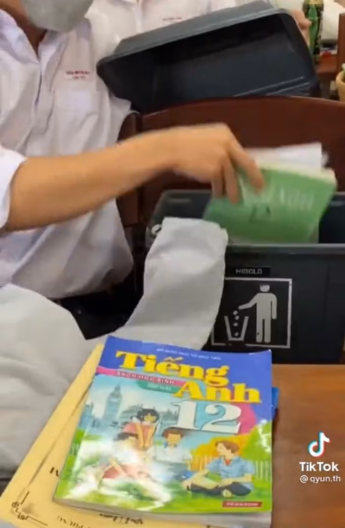 Cũng có thể nói, đây là một trào lưu giúp gắn kết các thành viên của tập thể. Bên cạnh đó, còn giúp không khí lớp học trở nên tươi mới hơn sau những giờ học tập căng thẳng.