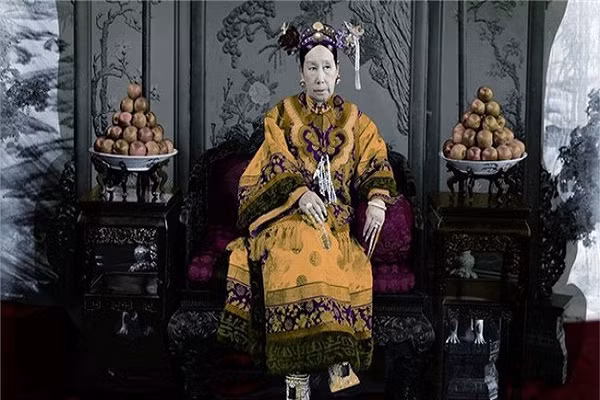 Cung nu khiep so khi phai tam cho Tu Hy Thai Hau