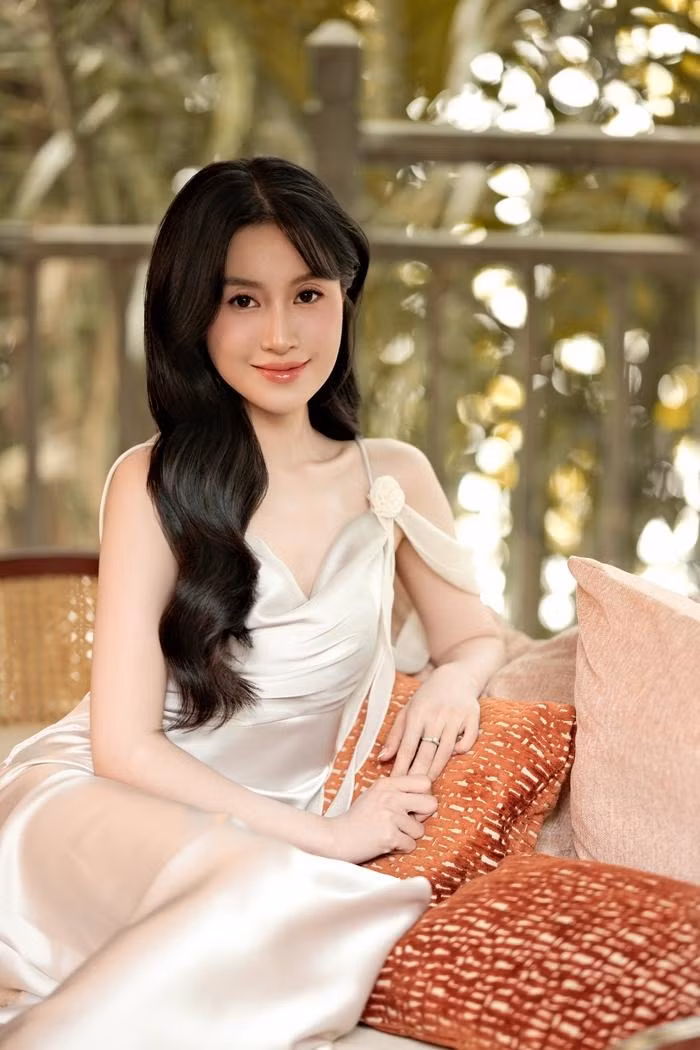 Theo đó, trên tài khoản TikTok có gần 100 nghìn người theo dõi, dù chăm chỉ đăng video nhưng đến hiện tại, Thu Trang vẫn tắt tính năng bình luận ở mỗi bài viết.