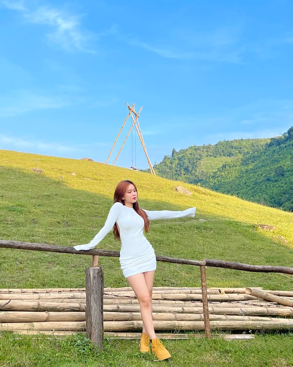 Hoa Mỹ thường xuyên đến sân vận động xem các trận đấu của CLB Thể công Viettel khi Mạnh Dũng thi đấu