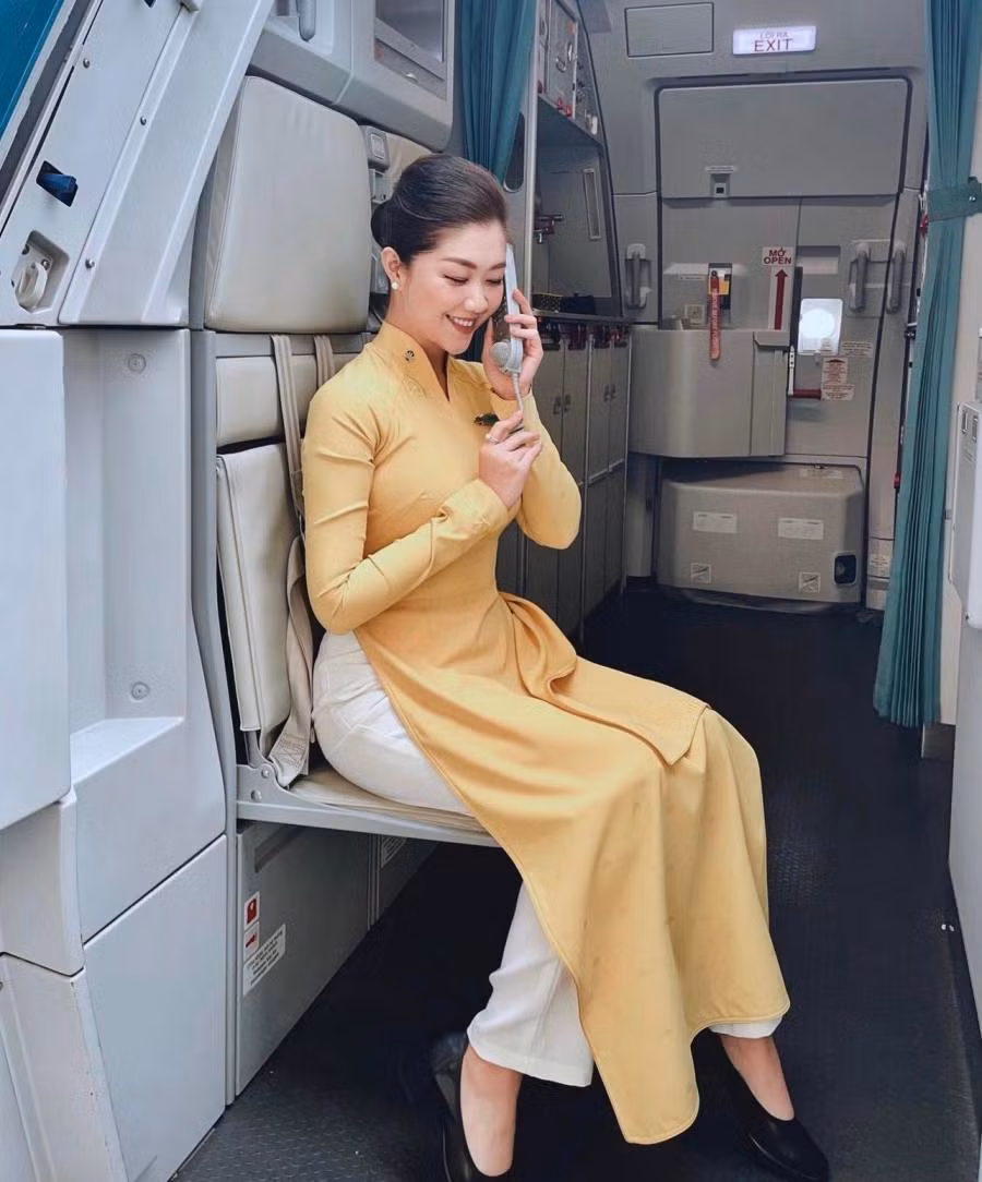 Tôn Nữ Nam Phương được biết tới là tiếp viên hàng không xinh đẹp. Cô nổi tiếng mạng xã hội từ nhiều năm trước khi có ngoại hình bắt mắt, công việc bao người mơ ước và cuộc sống được chu du khắp nơi...