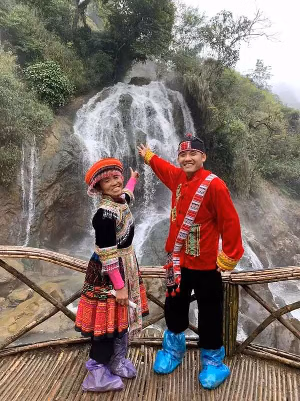 Mới đây trên trang cá nhân, Bà Tân Vlog đã cập nhật bức ảnh mới. Lên sóng lần này cùng hiện tượng mạng Bắc Giang chính là con trai Hưng Vlog.