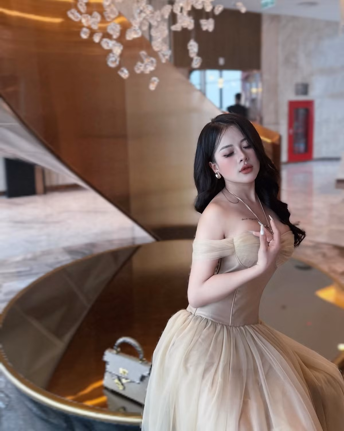 Trên trang cá nhân, hot girl này thường xuyên chia sẻ các video về cuộc sống thường ngày, các buổi tập truyền cảm hứng và những mẹo vặt hữu ích.