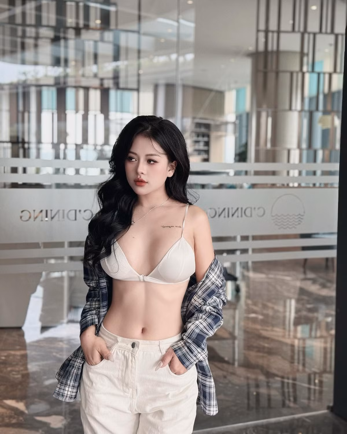 Được biết, cô nàng này không chỉ sở hữu gương mặt xinh đẹp, body chuẩn từng “mi-li-mét” mà còn từng tham gia rất nhiều cuộc thi thể hình, sở hữu thành tích thể thao đáng mơ ước.