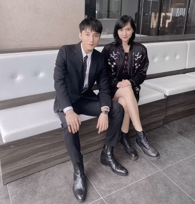 Trong status tổng kết năm 2020 của mình, Hải Tú cũng đăng ảnh với Sơn Tùng M-TP và từng gây tranh cãi vì điều này.