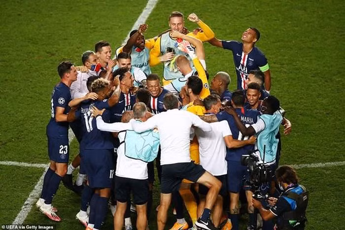 Thiếu vắng Neymar, không hẳn PSG hết ngôi sao hàng công bởi trong tay họ còn có những cái tên đình đám, đủ sức "thổi bay" bất cứ hàng phòng ngự nào như Mbappe, Cavani hay Icardi.