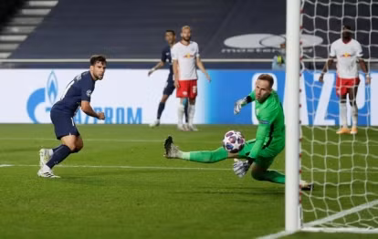 Các pha lập công của Marquinhos, Angel Di Maria và Juan Bernat giúp PSG giành chiến thắng giòn giã 3-0 trước Leipzig ở bán kết để lần đầu tiên vào chung kết Champions League.