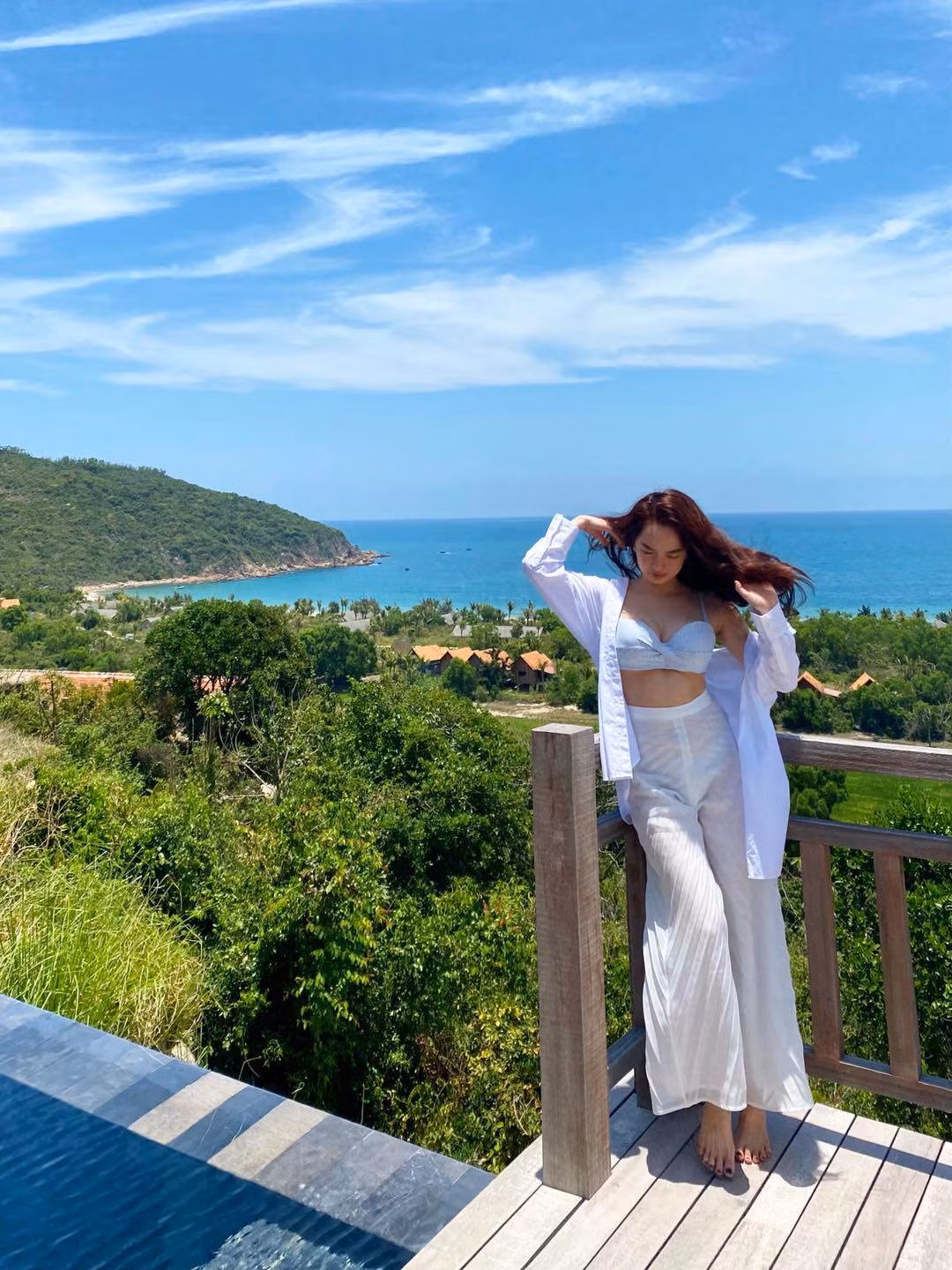 Mặc dù hạn chế chiều cao, người đẹp có lợi thế về tỷ lệ hình thể cân đối, săn chắc cùng nhan sắc ngọt ngào, trong trẻo.