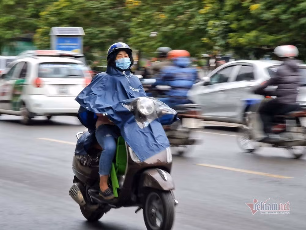 Ngay ret te tai, nguoi Ha Noi trum ao mua xuong pho-Hinh-14