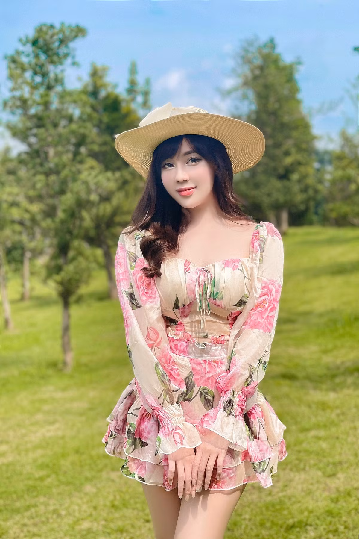 Hà My tự nhận, không ít lần cô nhận phải nhiều bình luận tranh cãi vì thời trang phóng khoáng, táo bạo của mình.