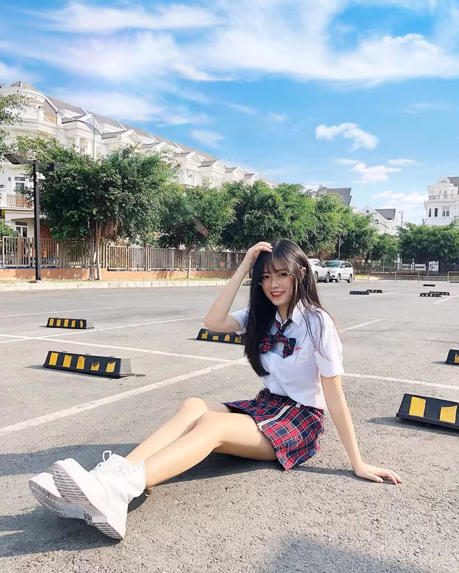Tiết lộ thêm về hình mẫu lý tưởng, Thụy Hân cho biết mình... chẳng có quy chuẩn bạn trai nào cả, chỉ cần phù hợp là được.