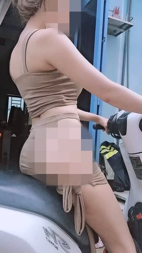 Ăn mặc kiểu này ra đường, cô gái khiến người xung quanh đỏ mặt An mac kieu nay ra duong, co gai khien nguoi xung quanh do mat