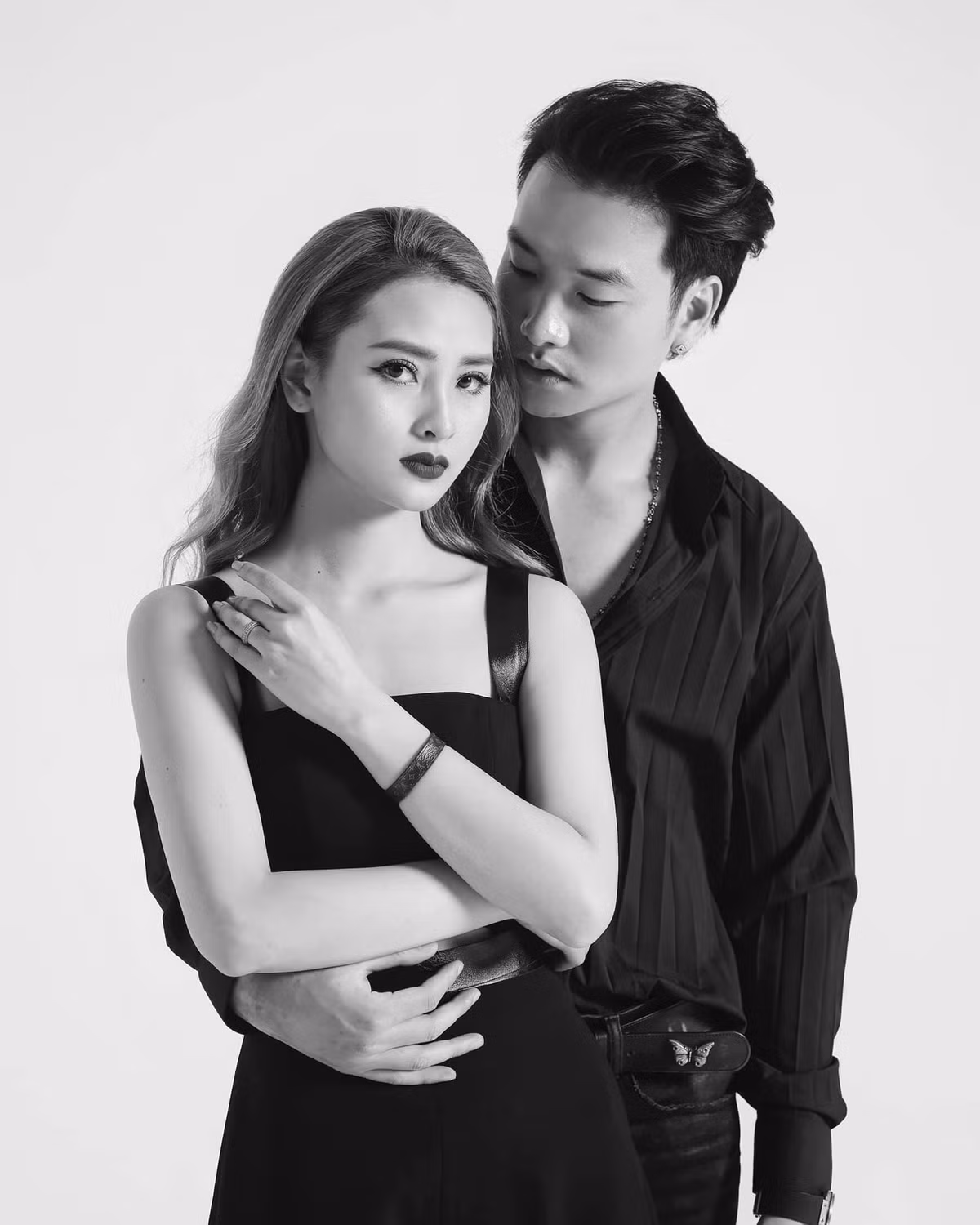 Nu MC bi ga an toi 
