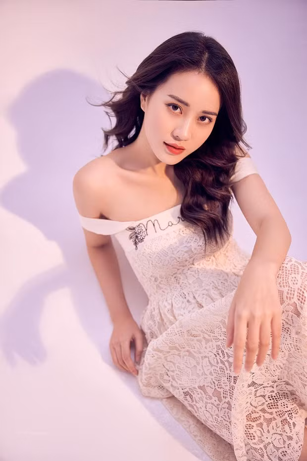 Mới đây, hồ sơ dự thi của Mai Phương xuất hiện trên fanpage Hoa hậu Việt Nam. Nhưng điều gây bất ngờ hơn nữa nữ MC này không hề đăng kí dự thi Hoa hậu Việt Nam mà được fan bí mật đăng tuyển dùm.
