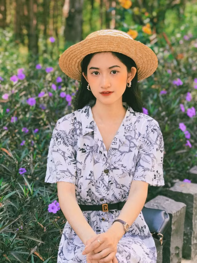 Hiện tại, Phương Hà dành nhiều thời gian cho việc học và trau dồi bản thân mình càng hoàn thiện.