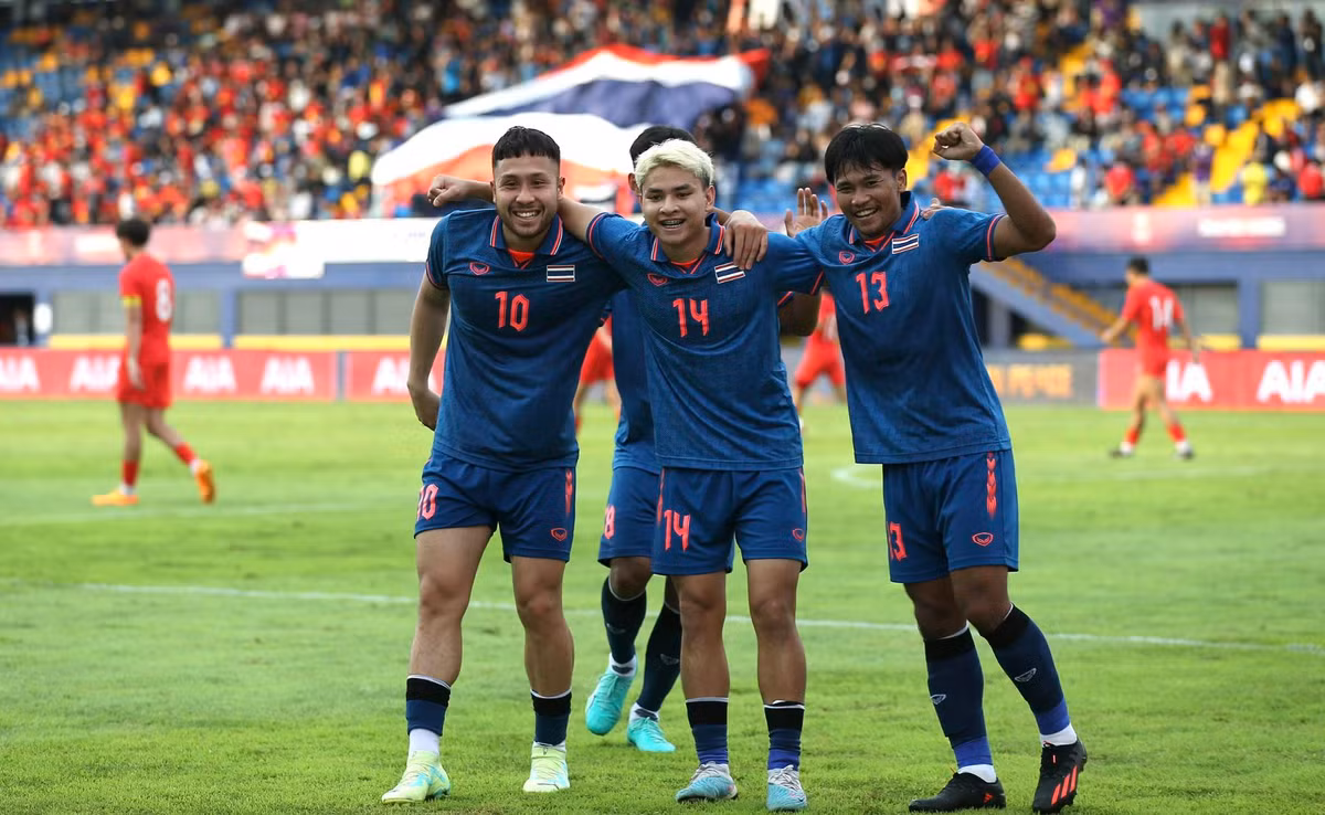 Thang Singapore, U22 Thai Lan the hien suc manh vuot troi-Hinh-2