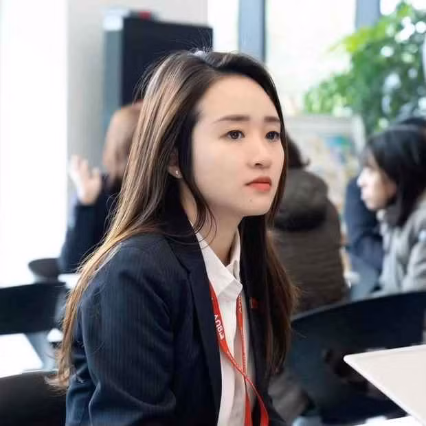 Xuân Trường còn công khai bênh vực bạn gái khiến cả hai cuối cùng phải nói lời xin lỗi mọi người.