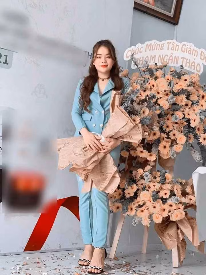 Dưới phần bình luận bài đăng, ai cũng xuýt xoa vào "xin vía", hy vọng sau này đám cưới, bản thân cũng được tặng nhiều của hồi môn như hiện tượng mạng xuất phát điển "Thách thức danh hài" này.