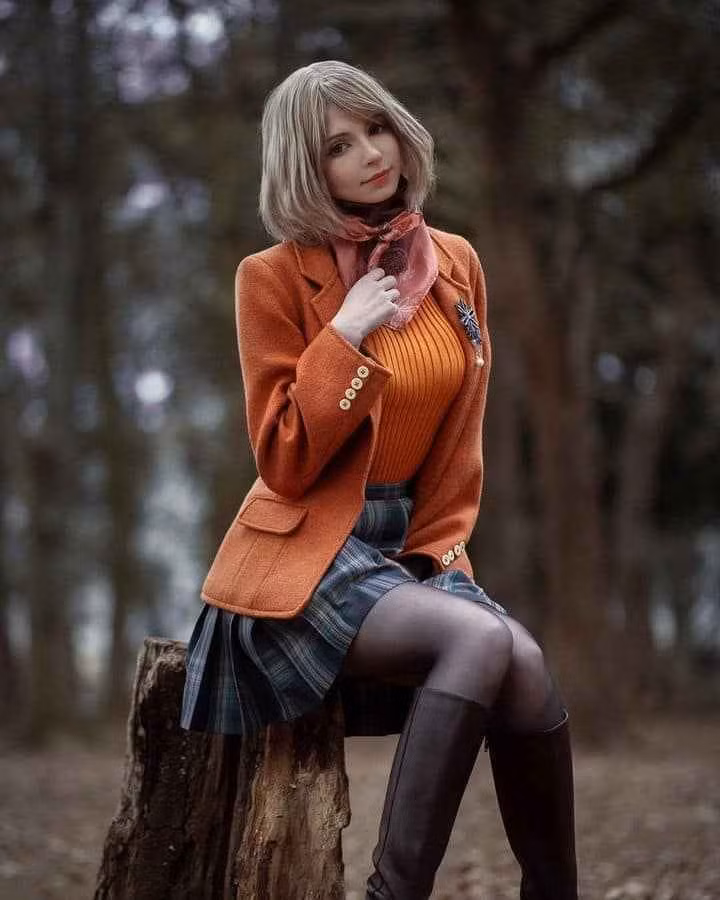 Cũng từ đây, lượng người theo dõi kênh cá nhân cũng như số fan hâm mộ của nàng hot girl bất ngờ tăng đột biến.
