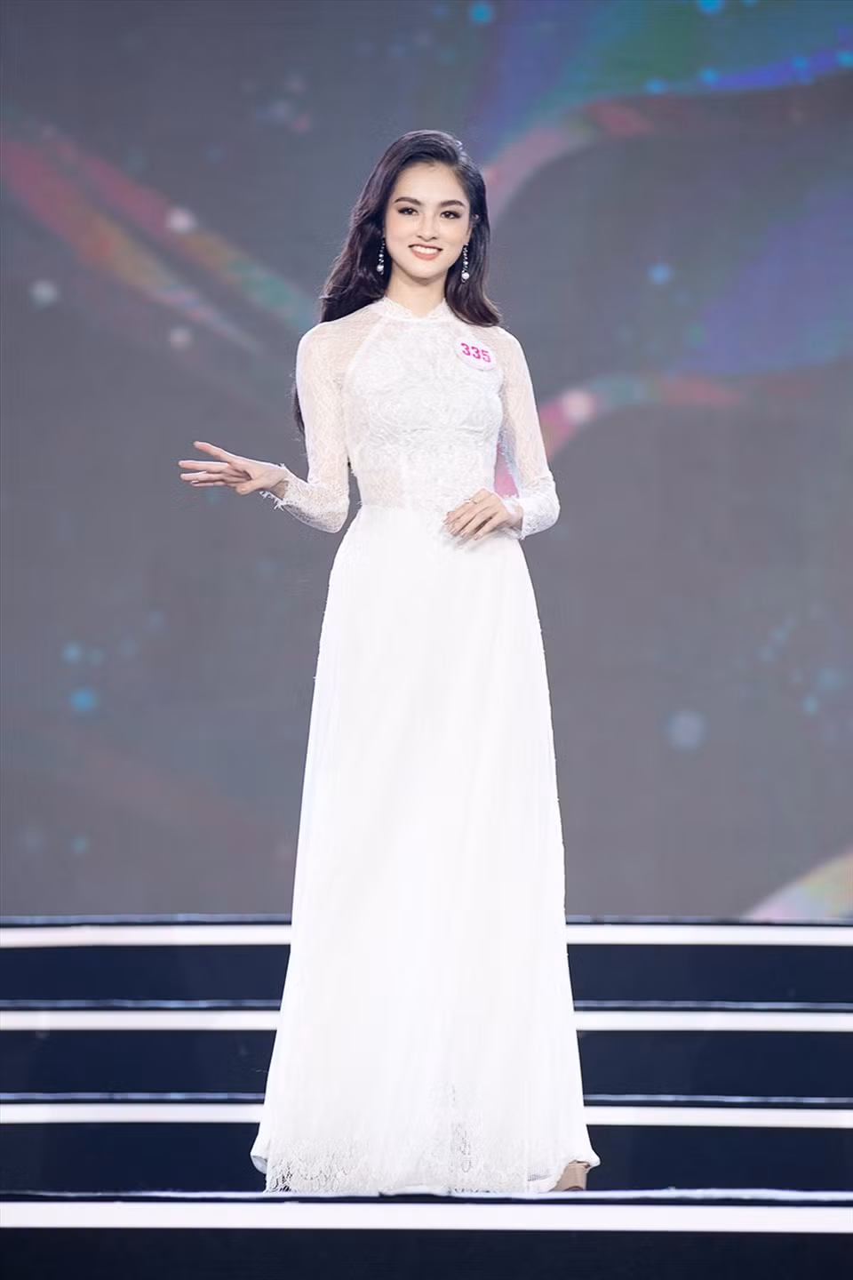 Nguyễn Hà My chính là Hoa khôi của trường Đại học Ngoại thương năm 2019. Sở hữu khuôn mặt xinh xắn, thần thái riêng, nhiều dân mạng cho rằng hot girl 10X này có nét đẹp rất khác biệt trong “rừng” những mỹ nhân hiện tại.