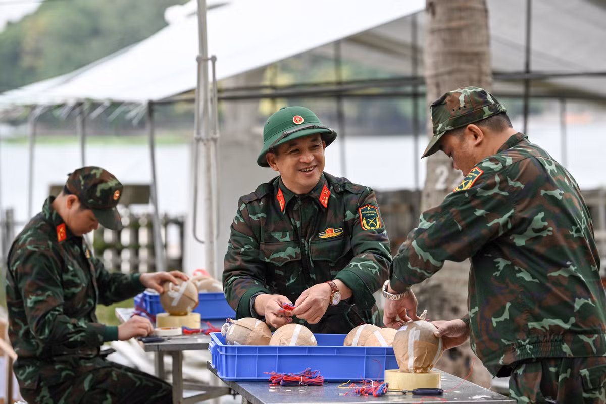 Các cán bộ, chiến sĩ đều rất hào hứng khi được phân công nhiệm vụ quan trọng này.