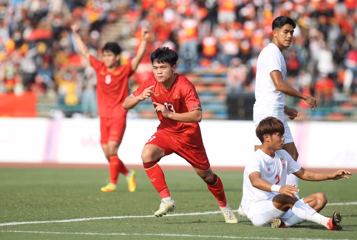 Thang Myanmar, U22 Viet Nam ket thuc SEA Games 32 voi tam HCD