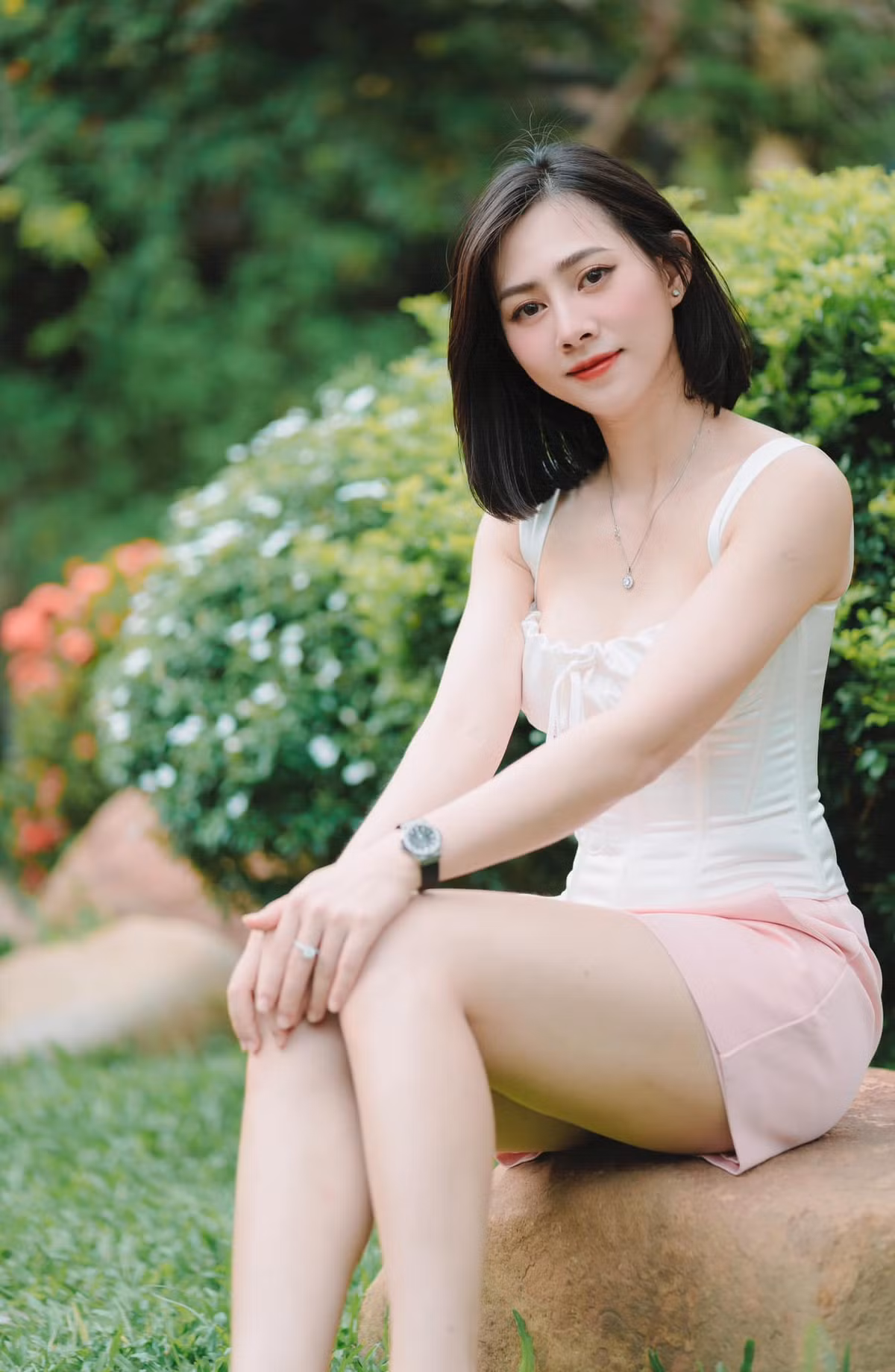 Yến Xôi (tên thật Đinh Hải Yến, sinh năm 1993, tại Hà Nội) được khán giả biết đến là thành viên của nhóm hài "Kem xôi".
