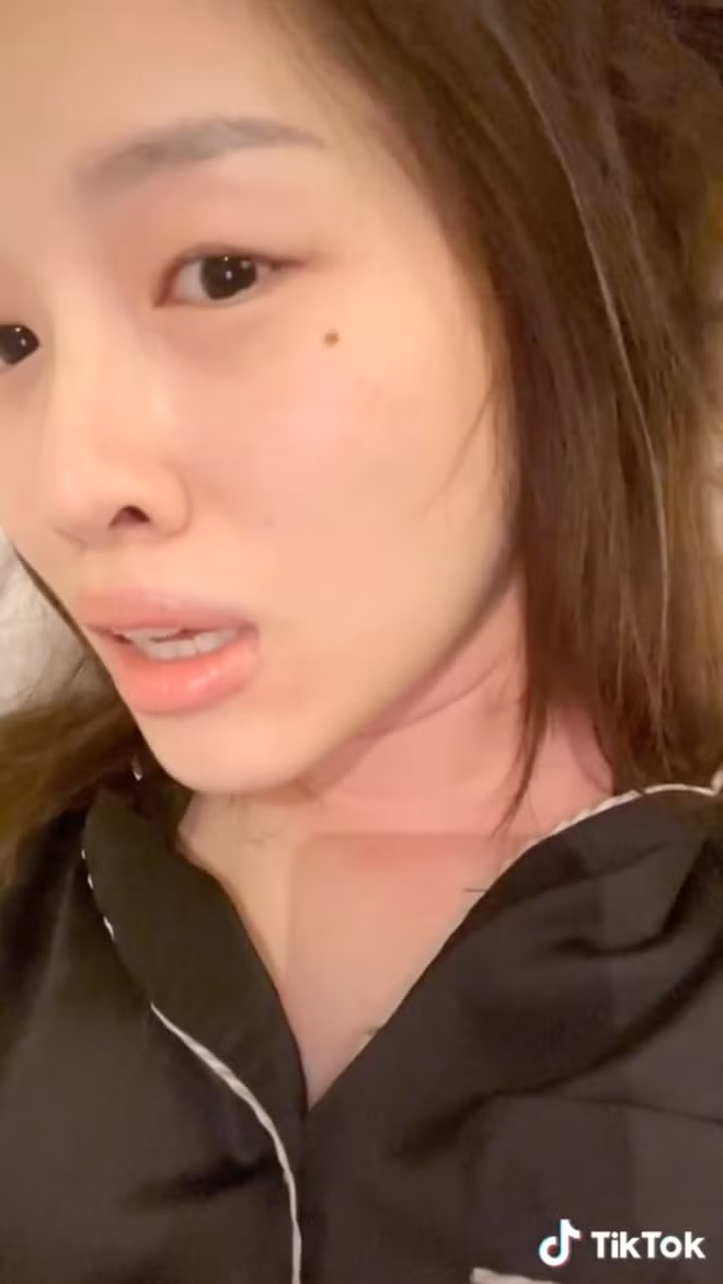 Nhiều người lướt nhanh khéo còn chẳng nhận ra đây chính là nữ MC từng lấn lướt "nữ hoàng nội y" khi chụp chung khung hình.
