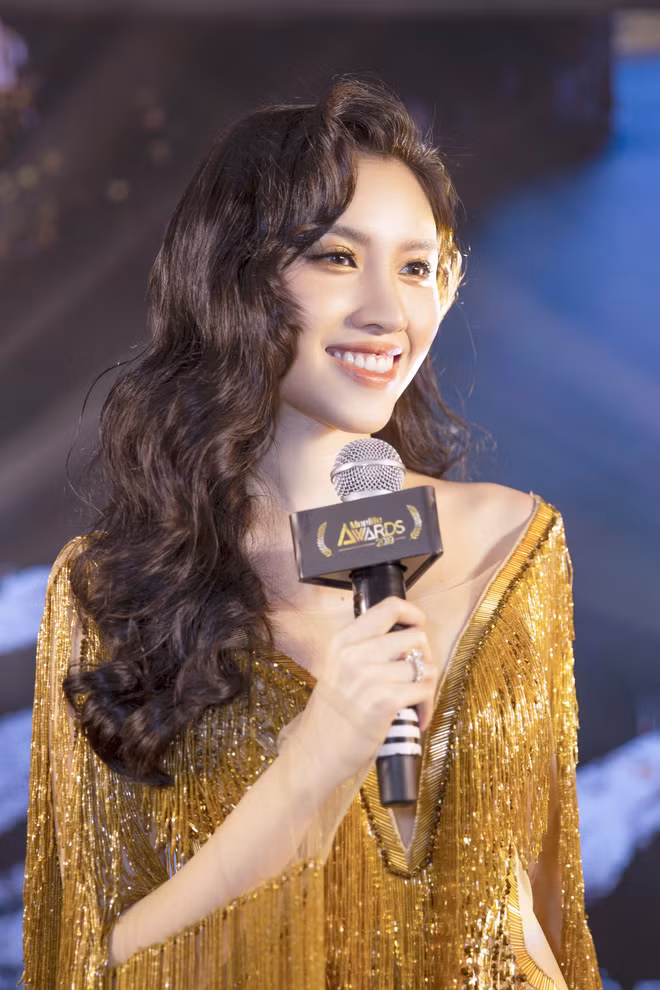 Thanh Thanh Huyền có vóc dáng nóng bỏng, nuột nà, cô từng được ví như "bản sao Ngọc Trinh".