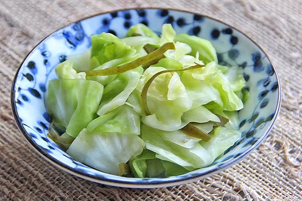 Co dau hieu nay ban tuyet doi khong nen an rau bap cai, du ngon