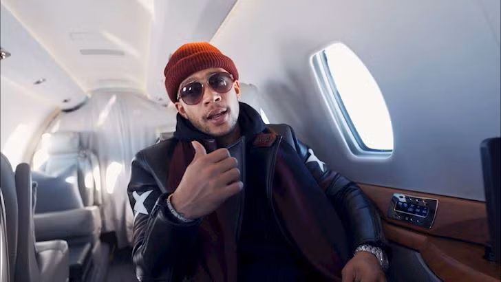 Người nổi tiếng nhất trong giới cầu thủ nổi tiếng nhất với vai trò rapper trên MXH phải nói tới Memphis Depay. Cầu thủ người Hà Lan bắt đầu cho ra sản phẩm âm nhạc năm 2017 với bản hit LA Vibes và số lượt xem lên tới 2,3 triệu người.