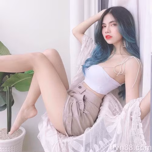 Mai Dora cũng luôn chăm chỉ cập nhật tình hình trên mạng xã hội và rất siêng tương tác với người hâm mộ.