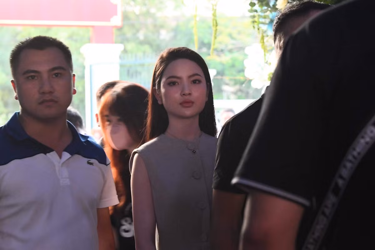 Ảnh chính diện của Chu Thanh Huyền nhìn tổng thể có nét bầu bĩnh hơn ở trên MXH. Ảnh: PH