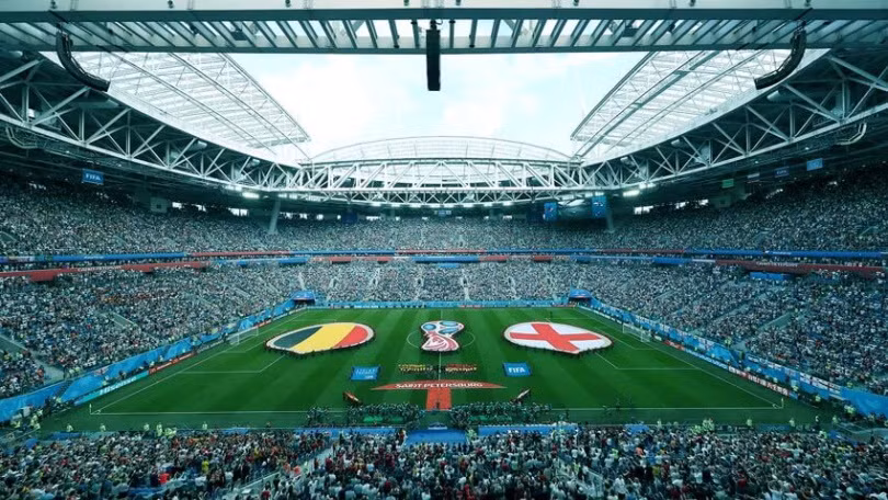 SVĐ Krestovsky (Gazprom Arena) ở Saint Petersburg, từng được chọn để tổ chức chung kết Champions League 2021, nhưng do ảnh hưởng đại dịch COVID-19 buộc UEFA phải chọn Porto thay thế.