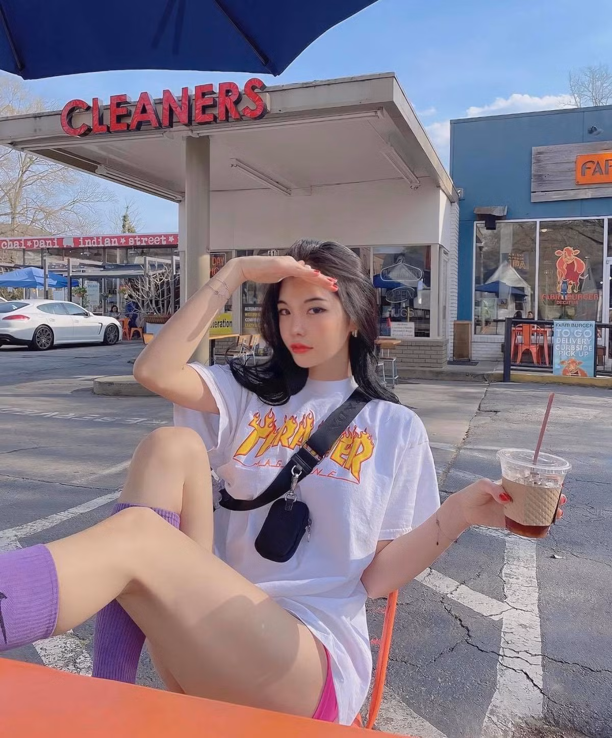 Gai xinh chu shop noi y dui to van dep me hon