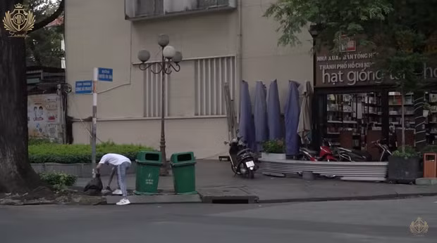 Mới đây, trên kênh Youtube của mình, Minh Nhựa đăng clip đi lượm rác bằng siêu xe và nhận được sự chú ý của dân tình.