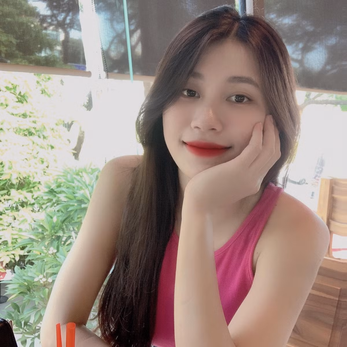 Việc tập luyện thể thao sớm giúp Như Tuyền dễ dàng sở hữu vóc dáng cân đối, thon gọn.