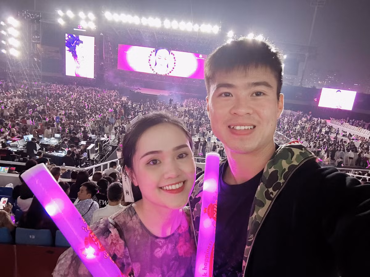 Vốn là fan cứng của Mỹ Tâm, "Công chúa béo" nhà Đỗ Duy Mạnh đã cùng ông xã tới trực tiếp xem show để thỏa mãn niềm mong ước bấy lâu.