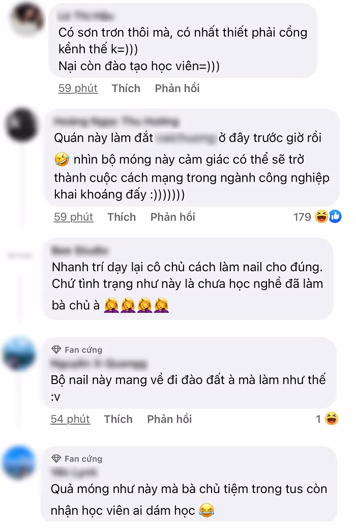 Không những vậy, bộ nail vừa làm xong đã có móng bị bong tróc khiến netizen chỉ biết thốt lên ngán ngẩm.