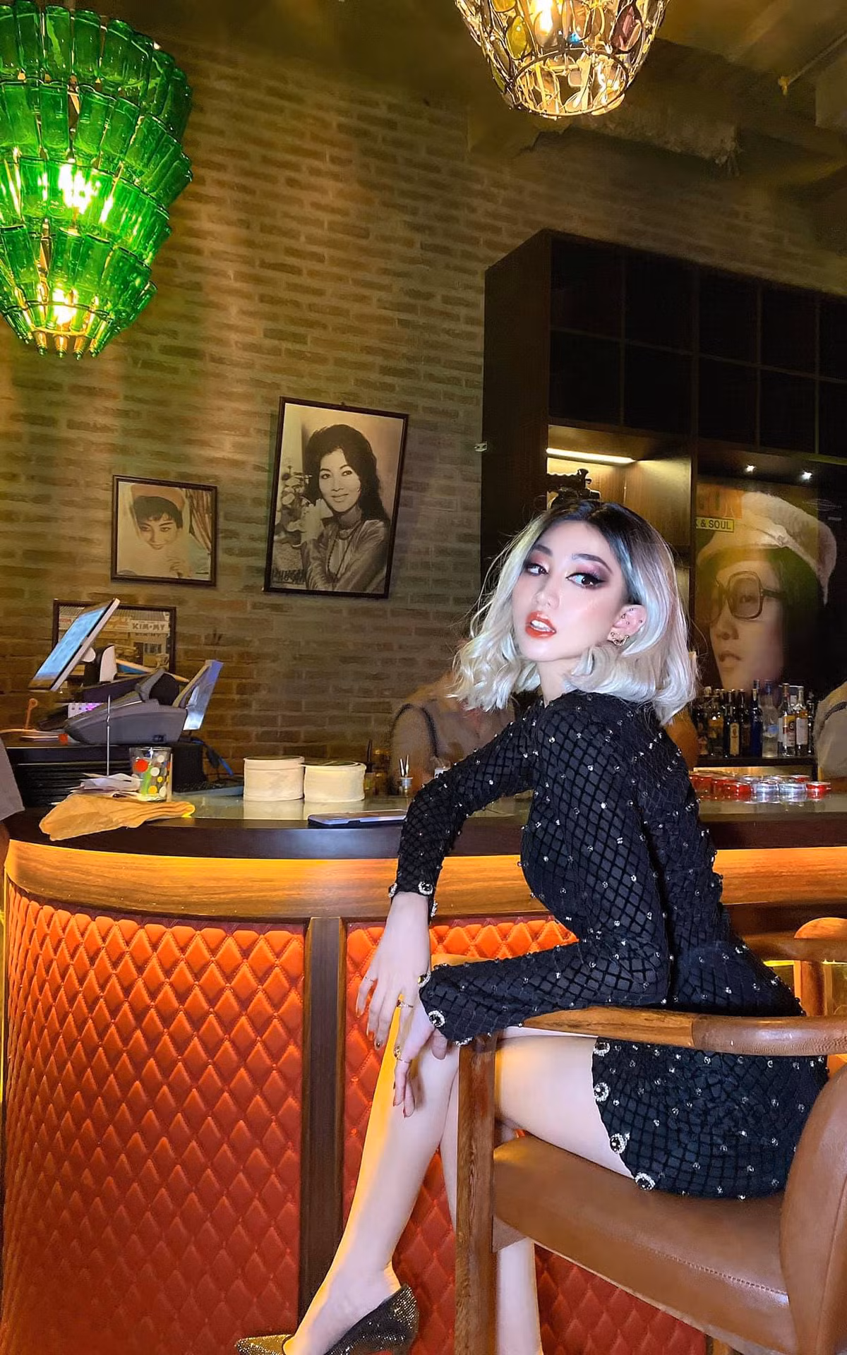 Cô gái họ Võ không bó buộc mình vào một tông màu nhất định. Phương Thảo chọn trang phục có màu đa dạng, từ thanh lịch đến rực rỡ để phù hợp với từng concept, mùa khác nhau.