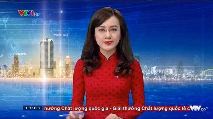 BTV Hoai Anh lo hinh anh dau tien trong cuong vi moi
