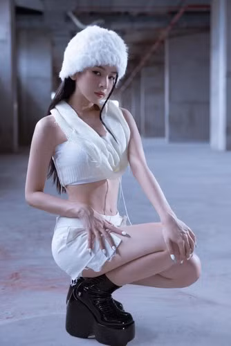 Mie thu hút mọi ánh nhìn bởi sắc vóc ấn tượng.